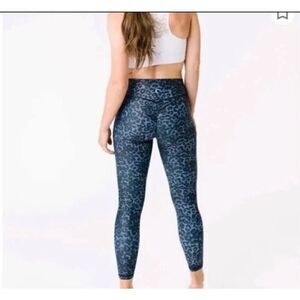 Zyia Leggings Womens 14 16 Scrunch Bum Capri Cheetah Print Blue Yoga Workout Gym